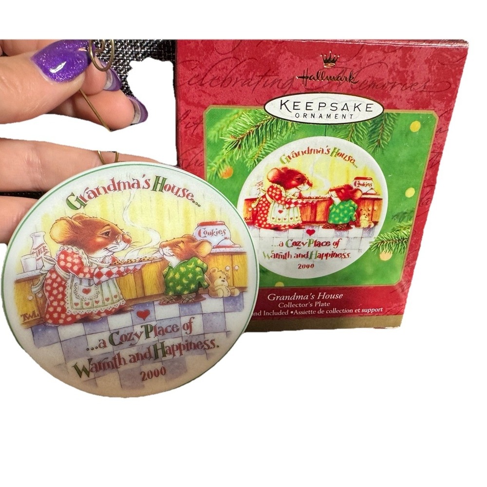 VINTAGE HALLMARK KEEPSAKE ORNAMENT GRANDMAS HOUSE COLLECTORS PLATE MOUSE 2000